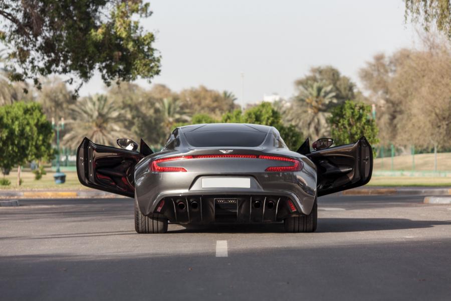  Aston Martin One-77 by Q 2011 года  (фото 23 из 44)